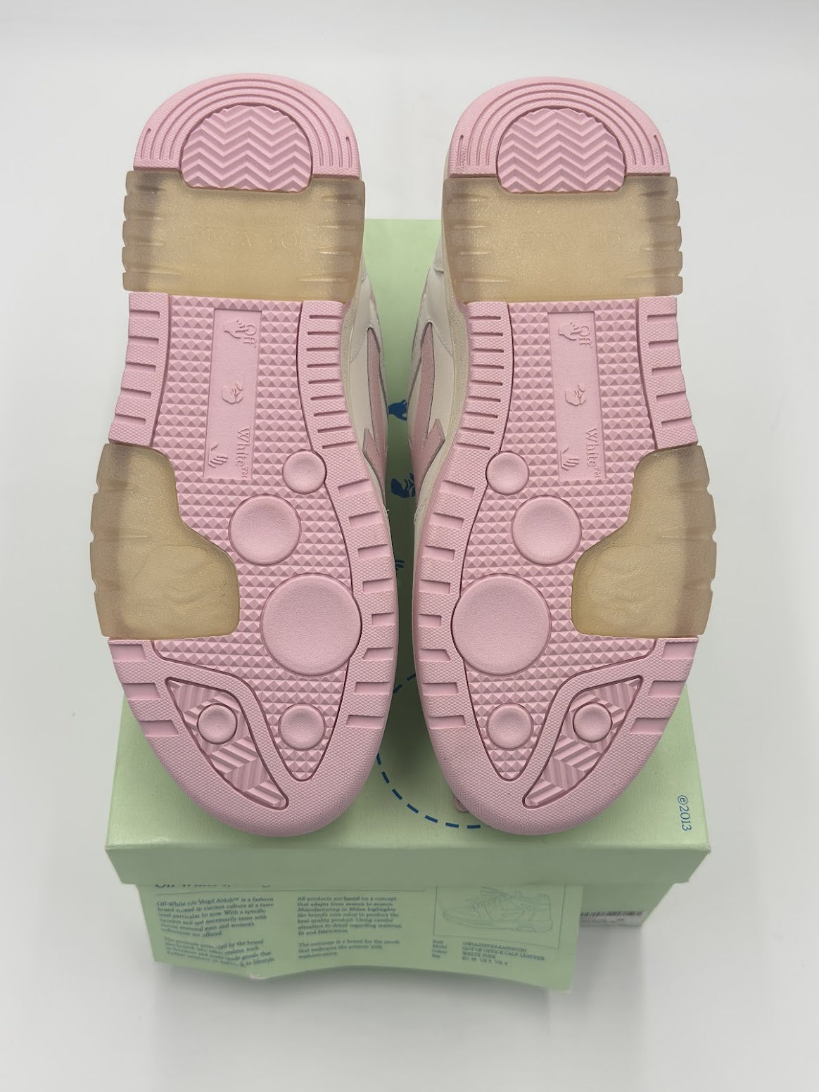 OFF-WHITE Out of Office OOO Low Tops White Light Pink