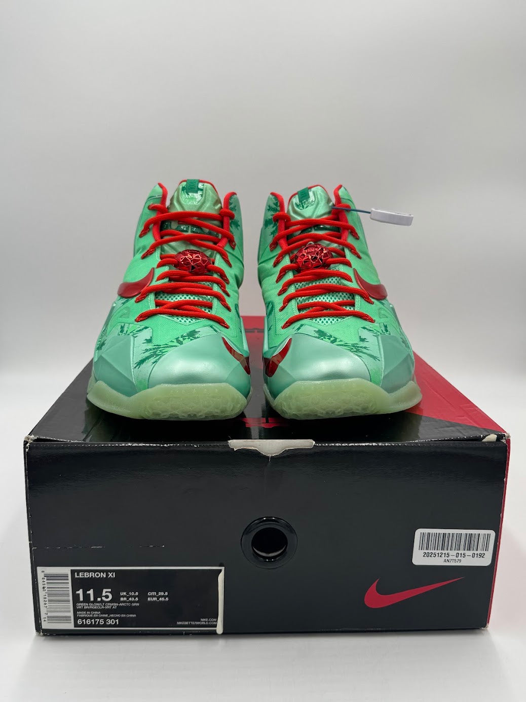 Nike LeBron 11 Christmas
