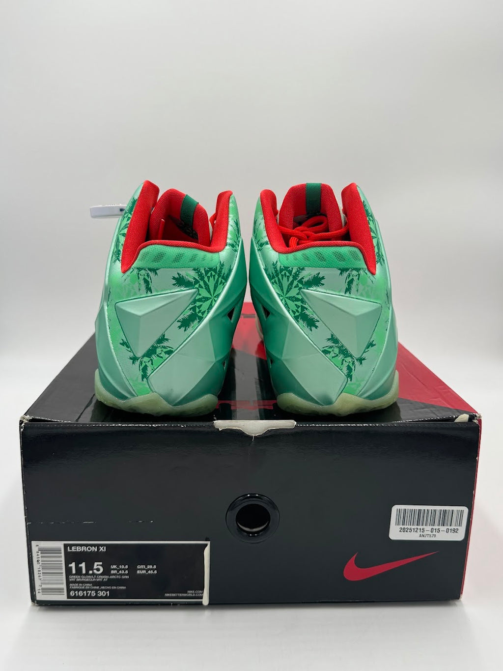 Nike LeBron 11 Christmas