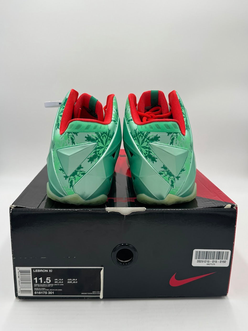 Nike LeBron 11 Christmas