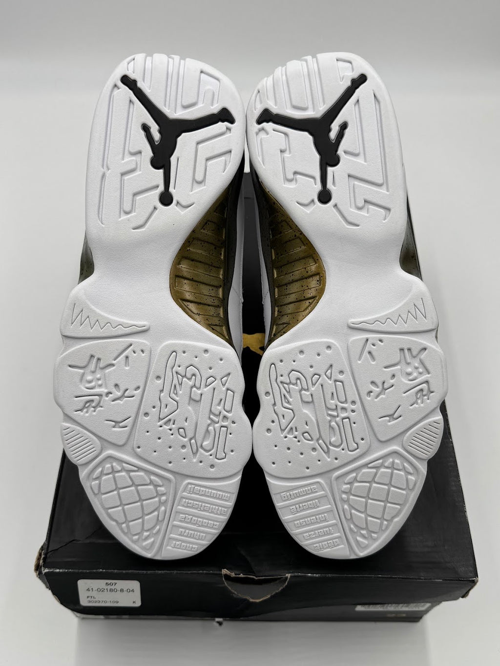 Jordan 9 Retro Statue (2015)