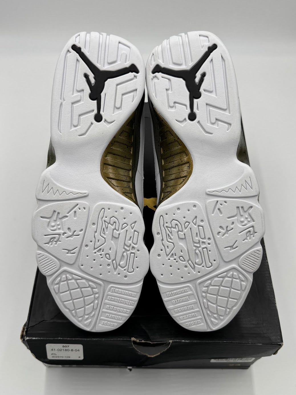 Jordan 9 Retro Statue (2015)