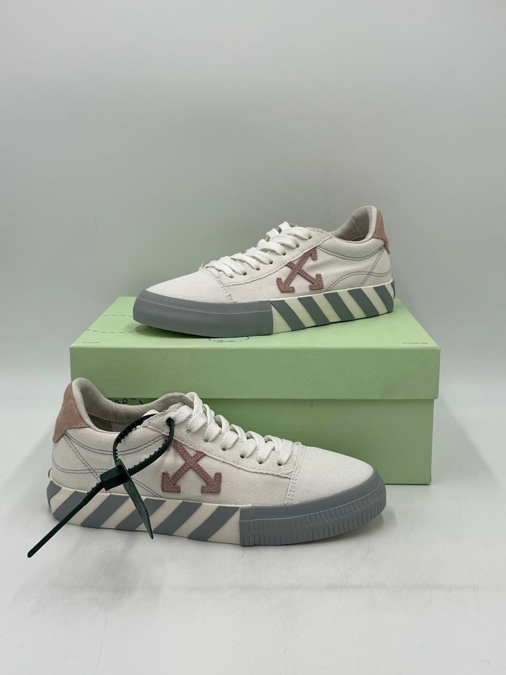 OFF-WHITE Vulc Low Canvas White Light Pink Grey