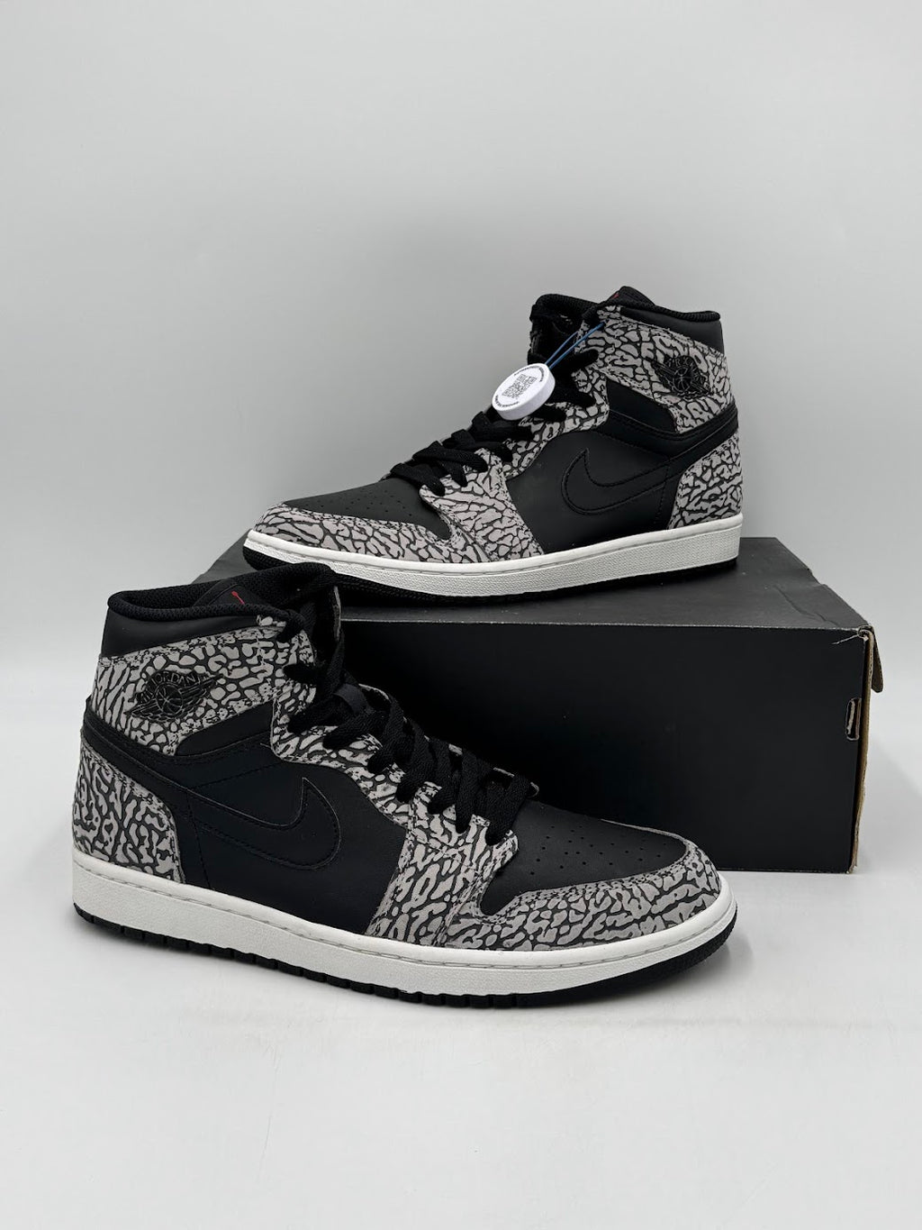 Jordan 1 Retro Un-Supreme