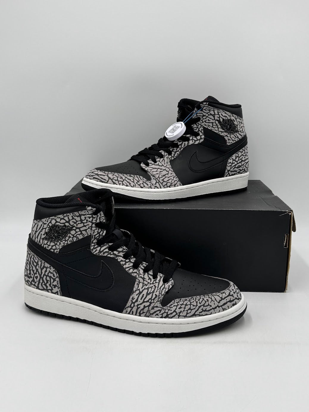 Jordan 1 Retro Un-Supreme