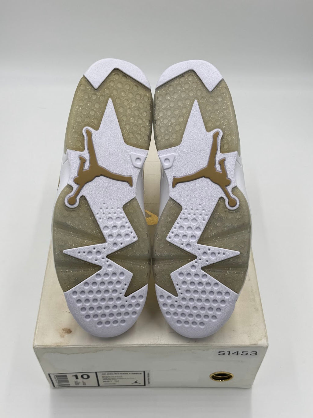 Jordan 6 Retro Pinnacle Metallic Gold
