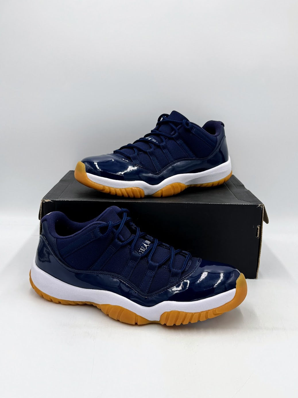 Jordan 11 Retro Low Midnight Navy