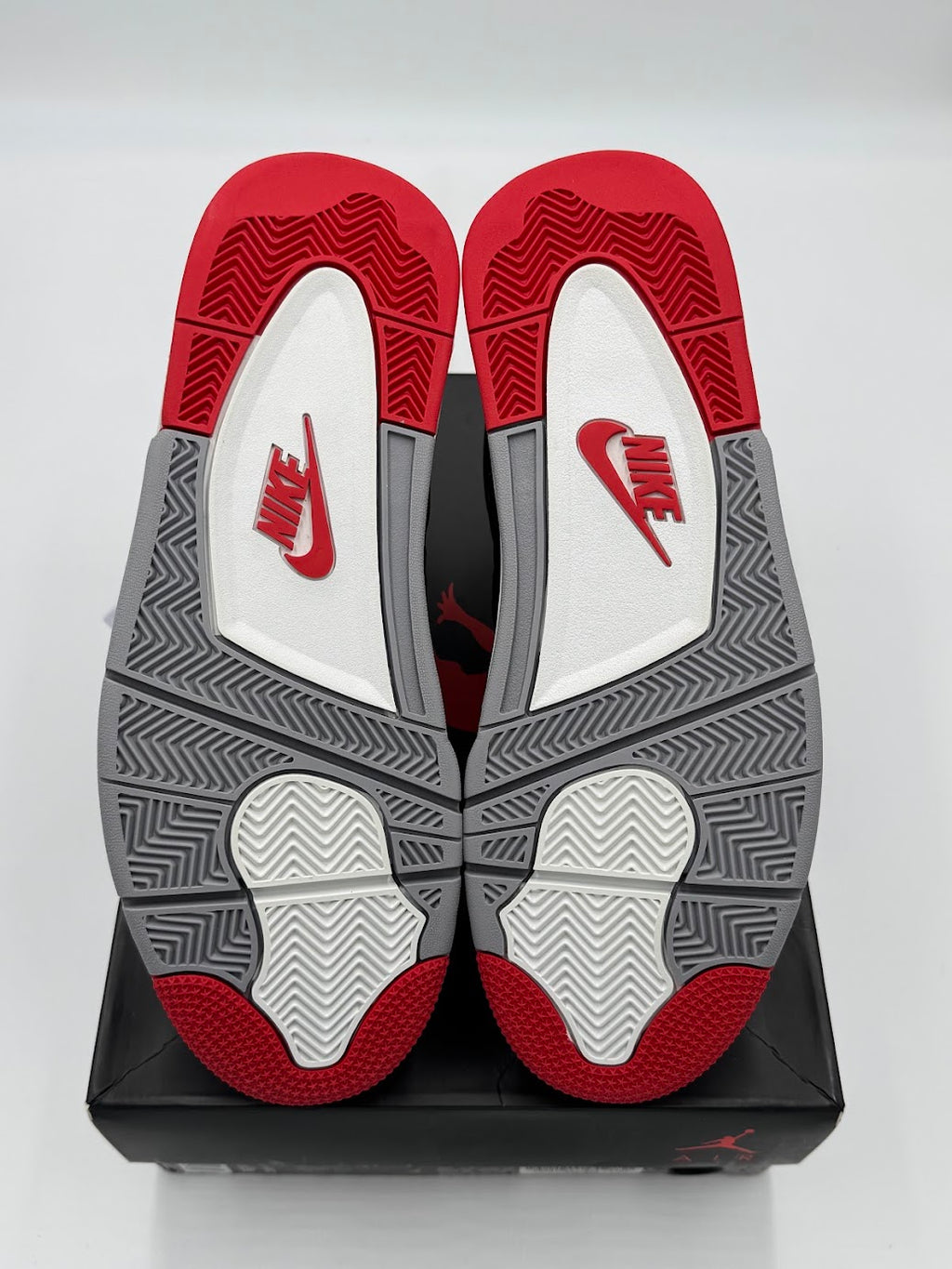 Jordan 4 Retro Bred (2019)