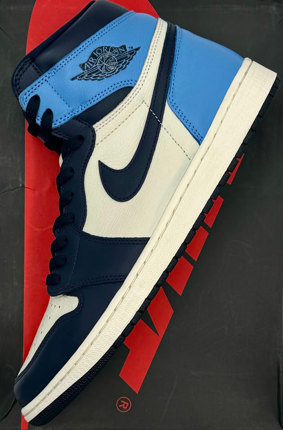 Jordan 1 Retro Obsidian