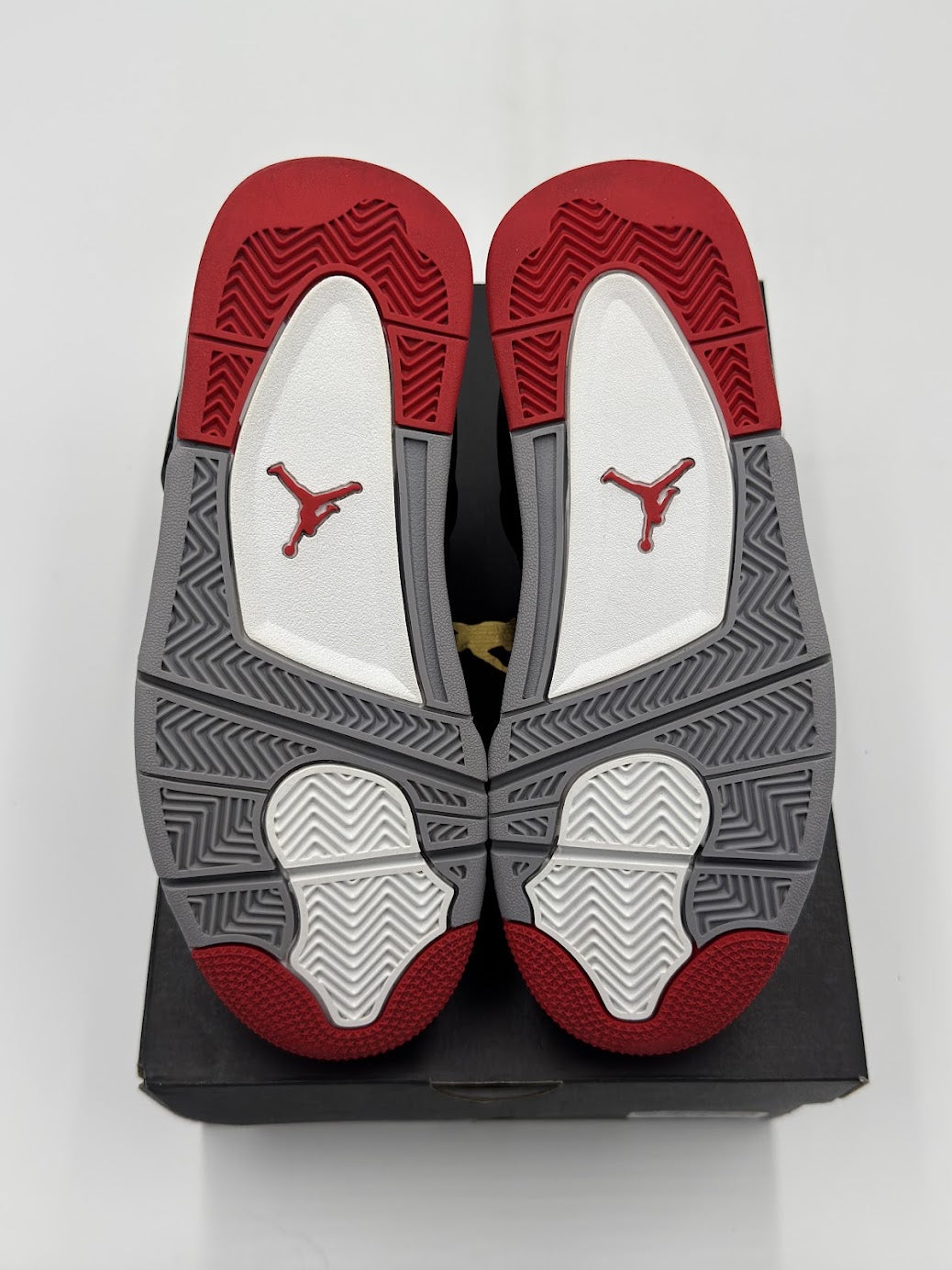 Jordan 4 Retro Bred (2019)