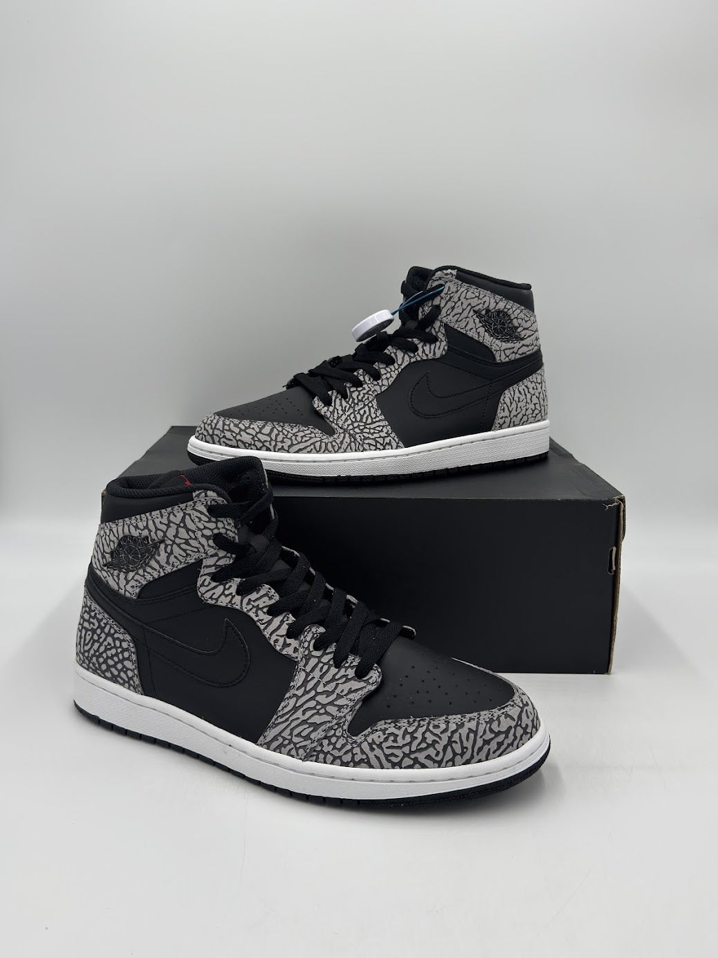 Jordan 1 Retro Un-Supreme