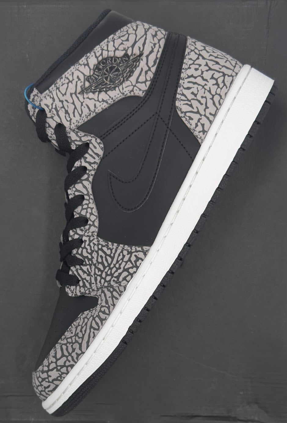 Jordan 1 Retro Un-Supreme